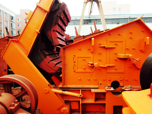 反擊式破碎機(jī)外觀圖